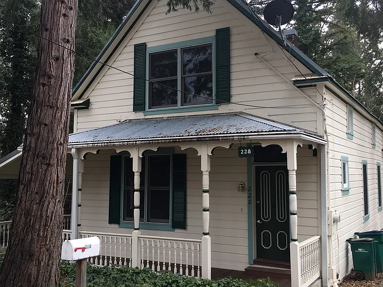 228 B St — Photo 1