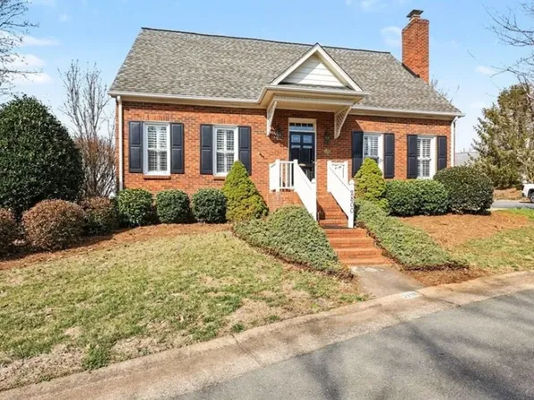 2800 Kingsdale Ct, Winston Salem, NC 27103