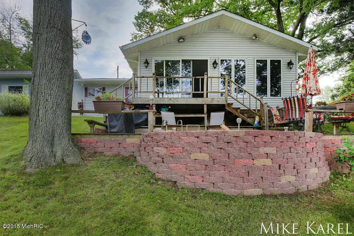 4705 S River St photo 1