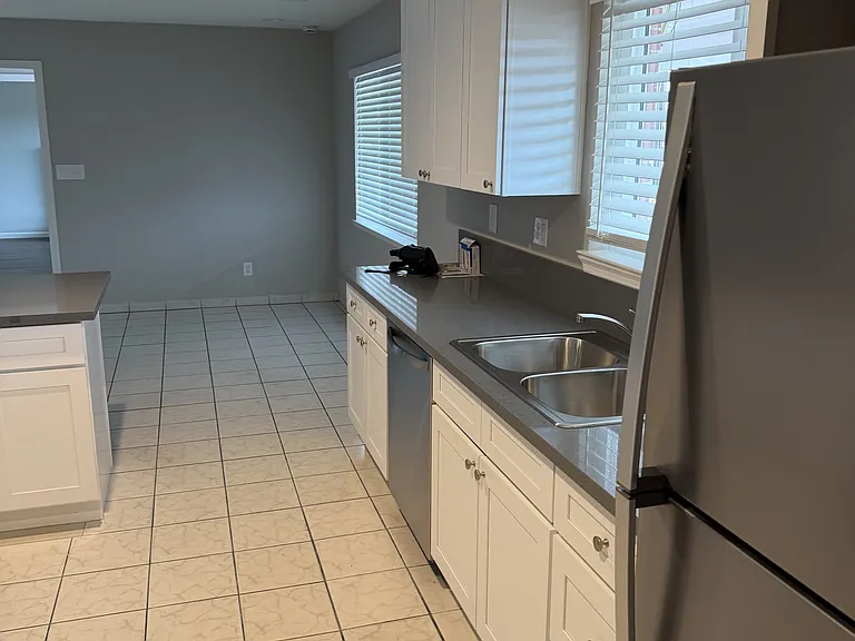 7401 Yosemite Blvd — Photo 10