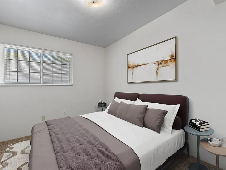 Cunningham Apartments — Photo 14