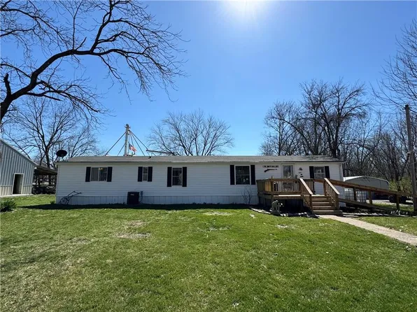 302 N 2nd St, Wheeling, MO 64688