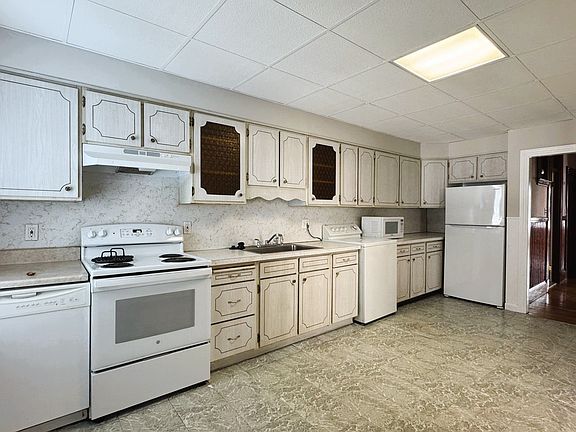 5th image of 795 Cambridge St #1