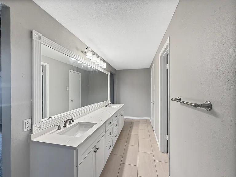 6251 Shirley Dr — Photo 29