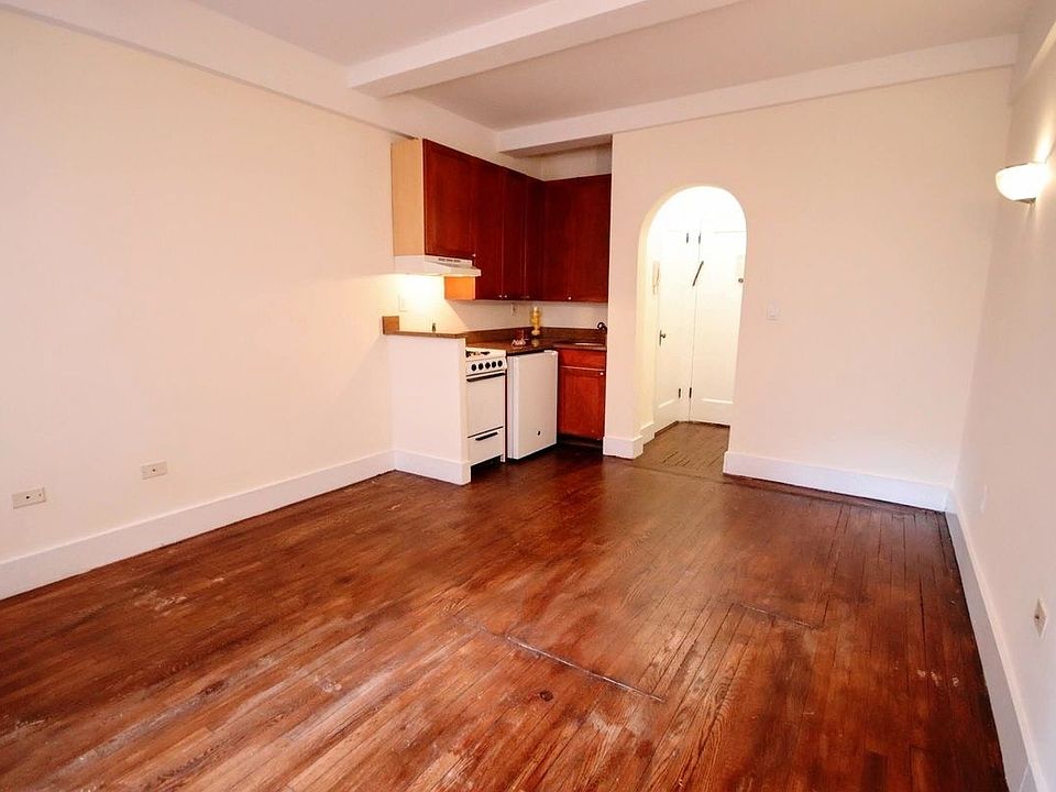 1st image of 11 Waverly Pl APT 6H