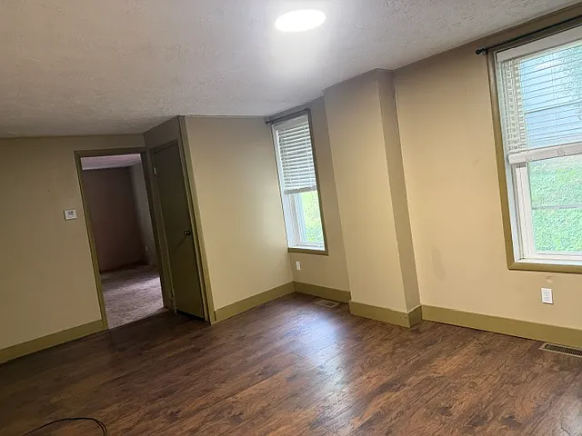 2 bed, 1.5 bath, 1000 sqft, $950 — Photo 4