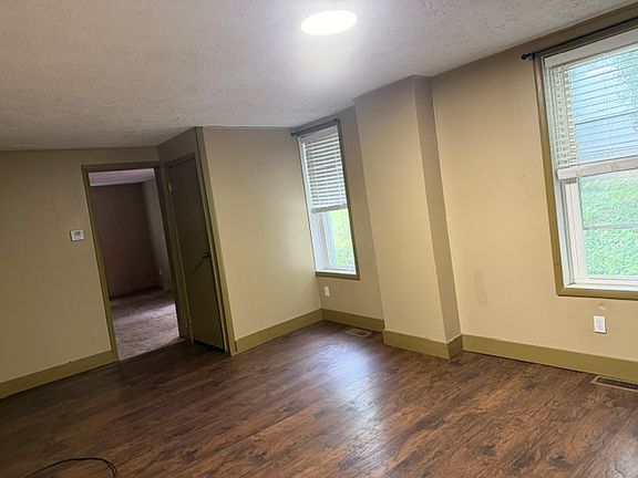 4th image of 153-155 Glenwood Ave
