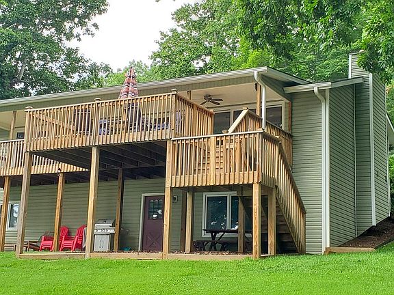 2nd image of 4072 Hickory Cove Ln