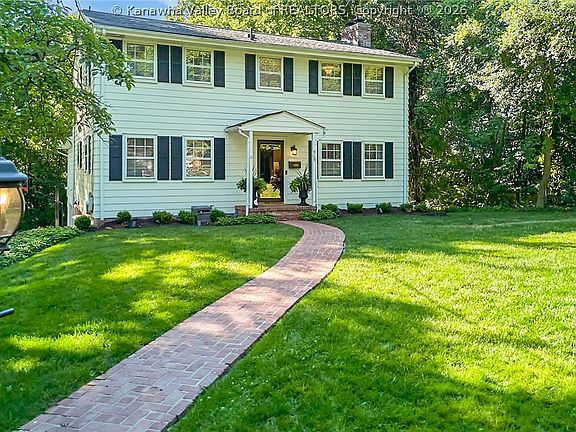 2nd image of 909 Chestnut Rd