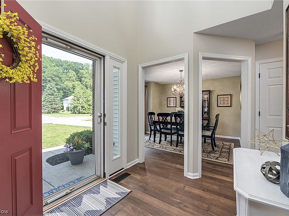 3rd image of 3479 Barrington Dr
