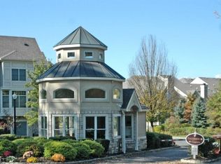 711 Kensington Ln, Livingston, NJ 07039