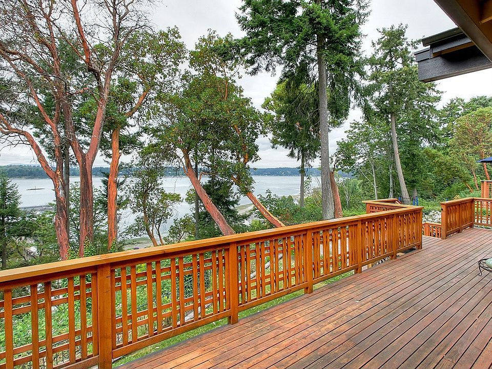 Large viewing deck