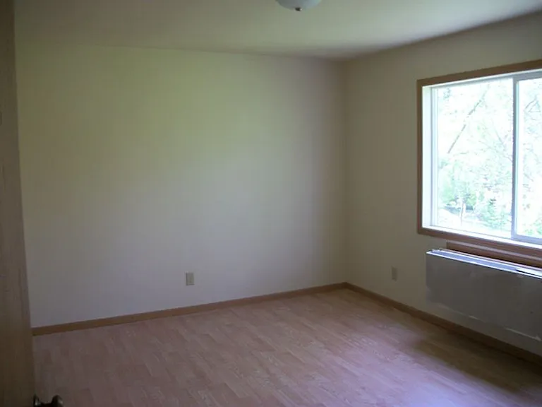 738 E Dayton St — Photo 13