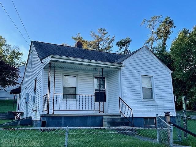 1st image of 210 McDonald St