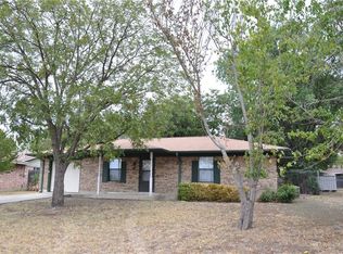 2002 Calvert Rd, Brownwood, TX 76801