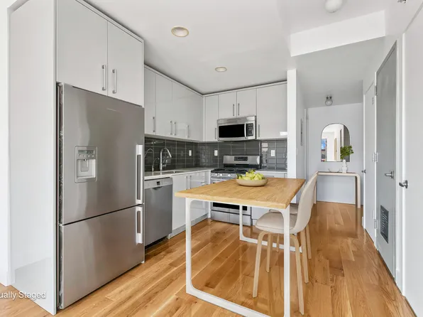 139 Skillman Avenue image 5 of 18