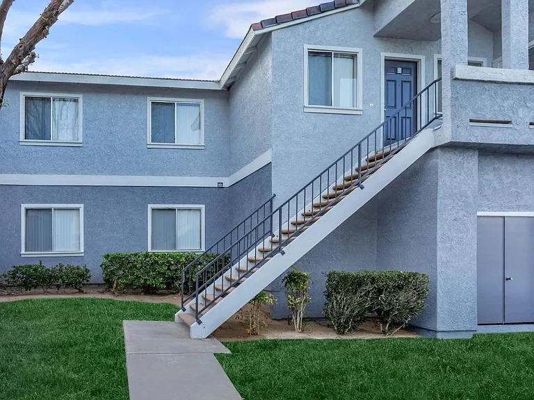 Desert Heights Apartment Homes — Photo 10