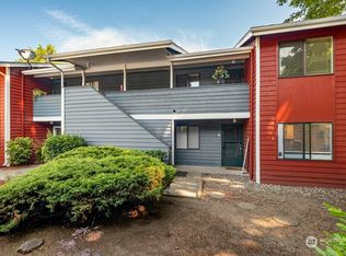 332 Healy Ave S APT 8, North Bend, WA