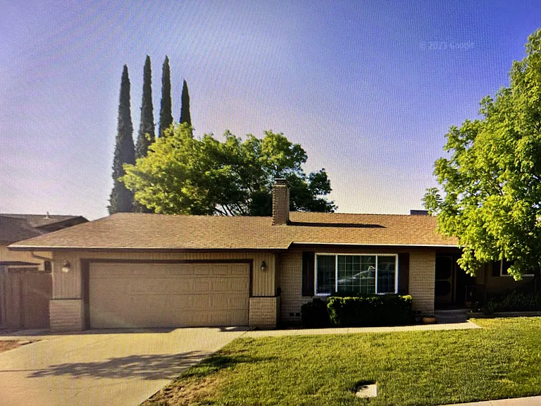 731 Penn Ave — Photo 1