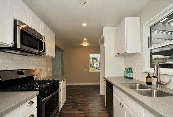 5th image of 1436 Bridgeport Ln