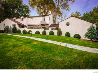 3 Hathaway Ln, White Plains, NY 10605