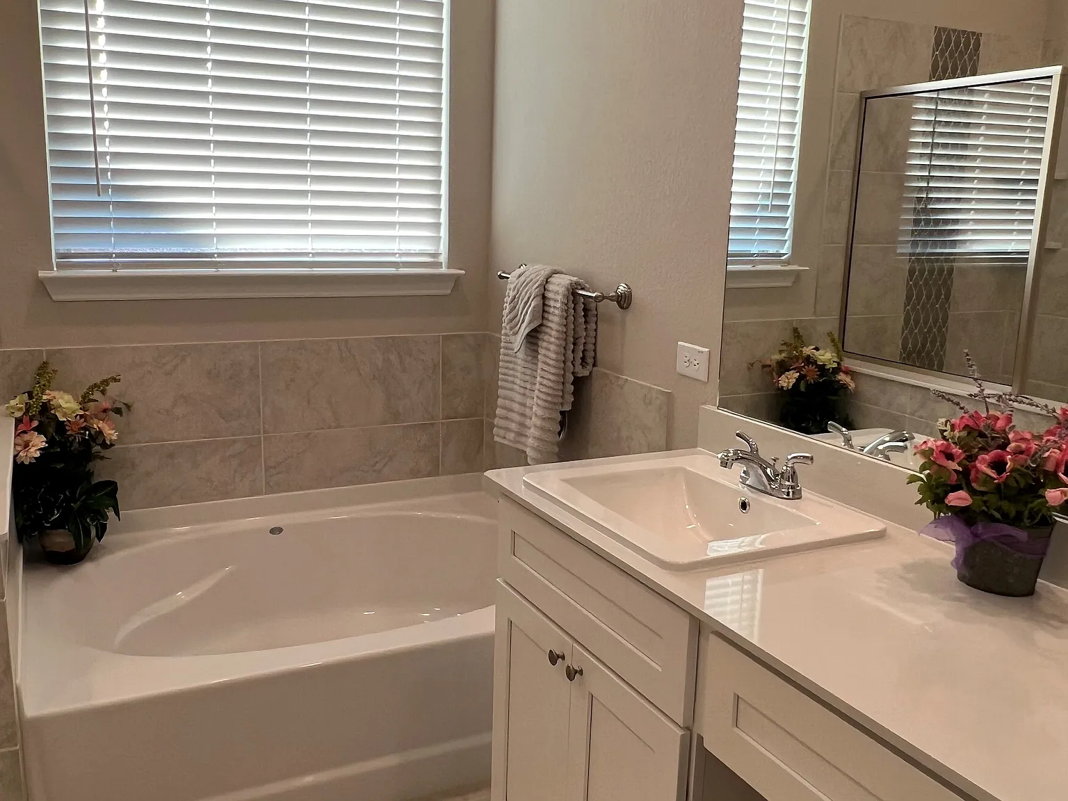 3 bed, 2032 sqft, $2,350 — Photo 3