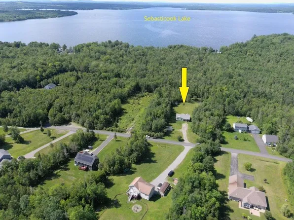 25 Drew Lane, Newport, ME 04953