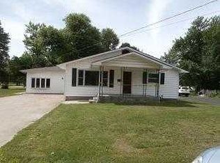 503 W 10th St, Lamar, MO 64759