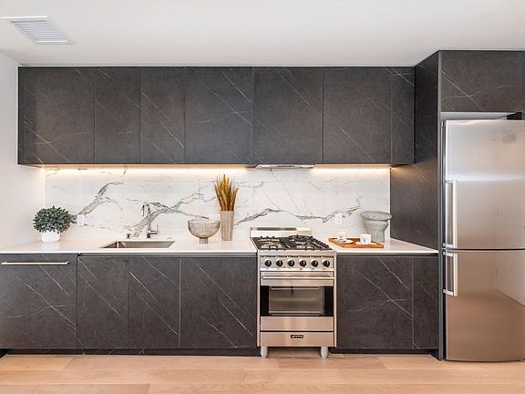 5th image of 230 7th St #405