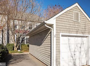 2528 Brenton Point Dr, Reston, VA 20191