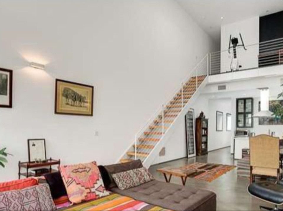 1st image of 611 N Bronson Ave APT 8