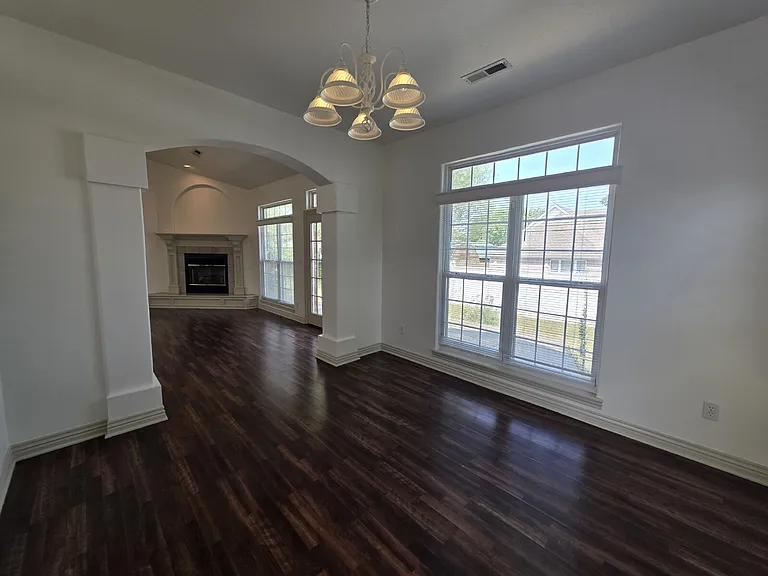 302 Cross Creek Dr — Photo 9