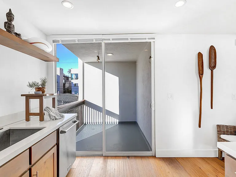 1025 Ocean Avenue — Photo 50