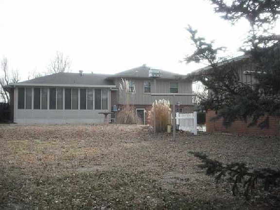 3rd image of 5 Glass Manor Ln