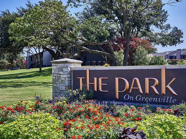 Park on Greenville — Photo 4