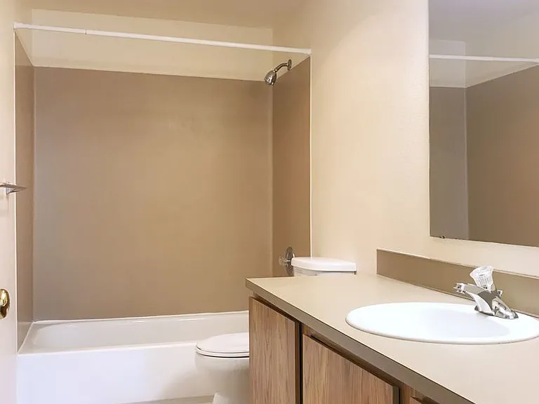 The Shannon Apartments — Photo 28