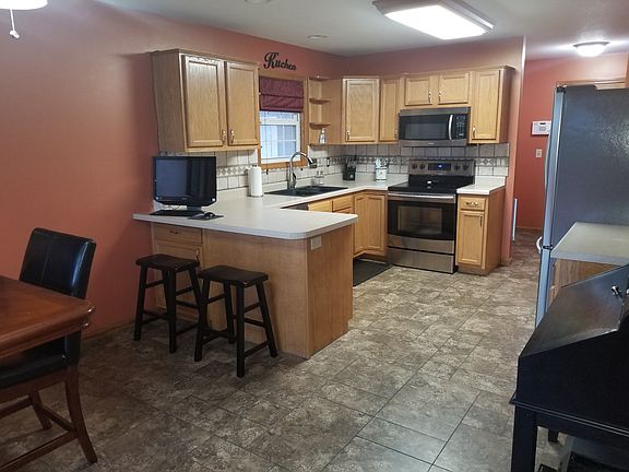 Eat-in Kitchen