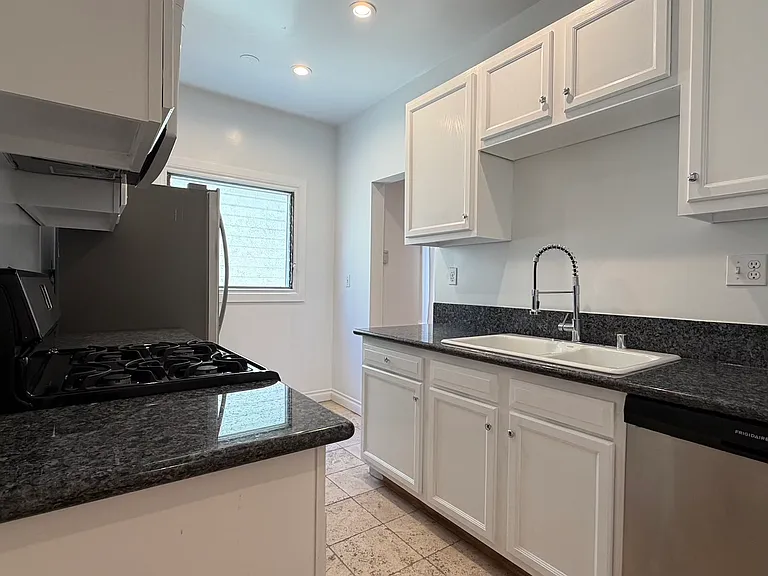 422 N Spaulding Ave #5 — Photo 13