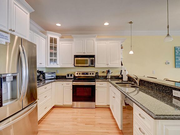 3rd image of 202 N Fort Fisher Boulevard #A-3