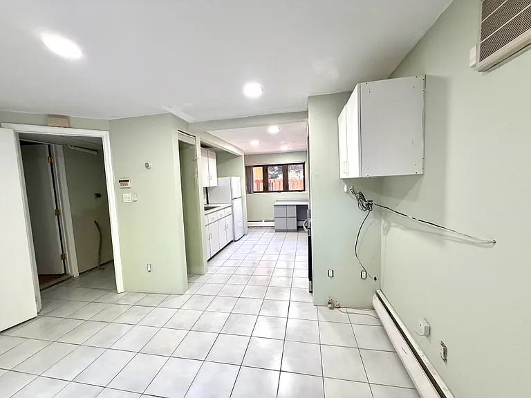 52 Deepdale Dr — Photo 20