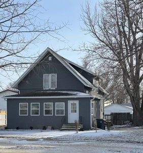 203 E Dakota Ave, George, IA, 51237