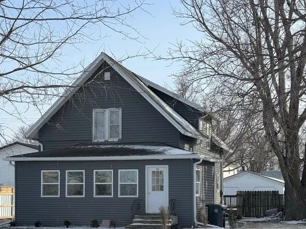 203 E Dakota Ave, George, IA 51237
