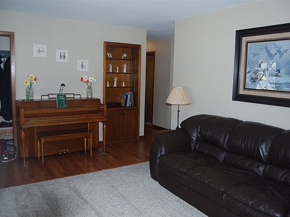 4th image of 115 W Vesper St