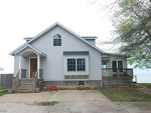3rd image of 3960 Edgewater Dr