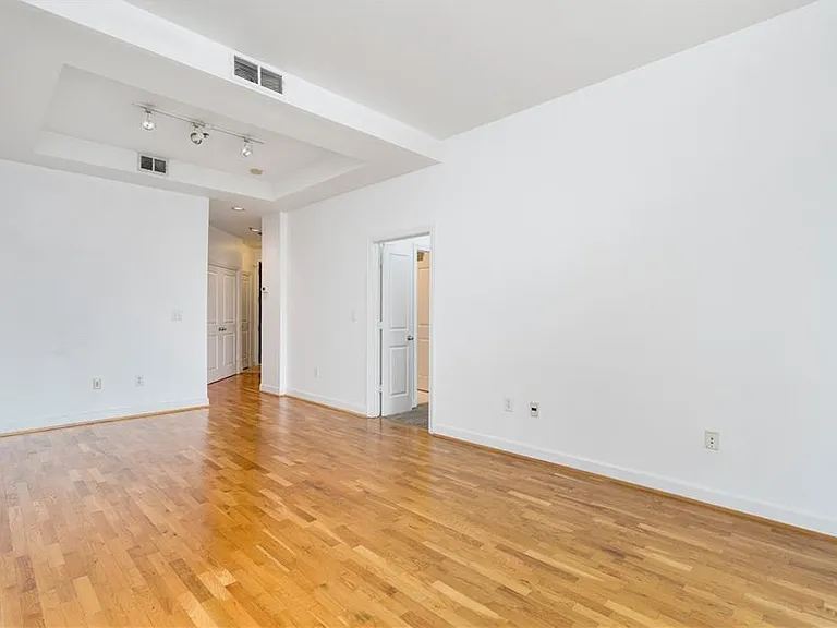 2626 Peachtree Rd NW #1008 — Photo 27