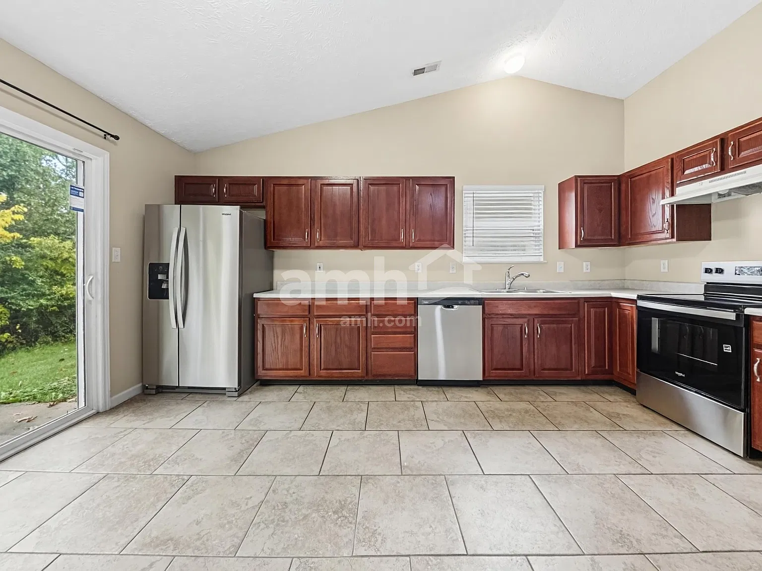3 bed, 2.0 bath, 1532 sqft, $2,145 — Photo 3