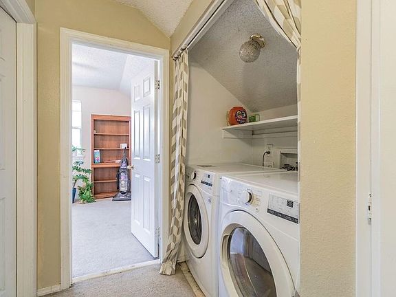 2nd image of 2405 W Dogwood St