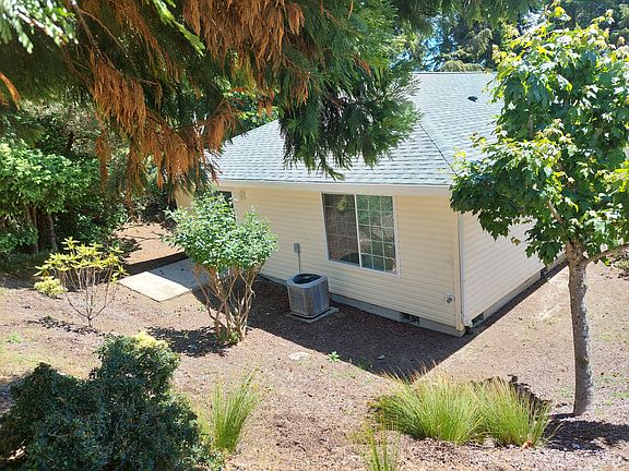 2nd image of 3305 NE 26th St