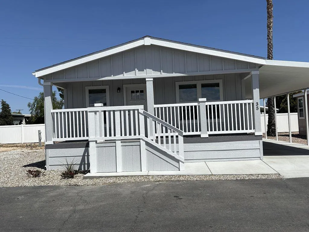 3 bed, 2.0 bath, 1310 sqft, $1,800 — Photo 2