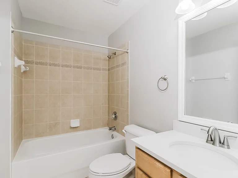 3238 Riverdale Dr — Photo 14